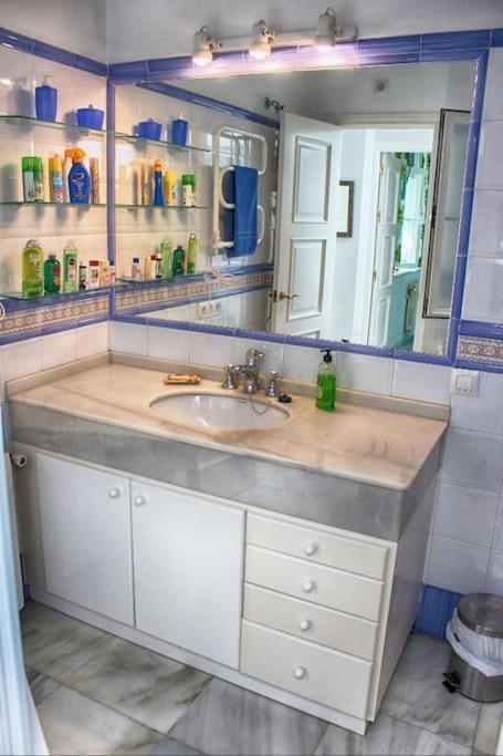 דירות Penthouse With Large Terrace In Center Of קדיז מראה חיצוני תמונה